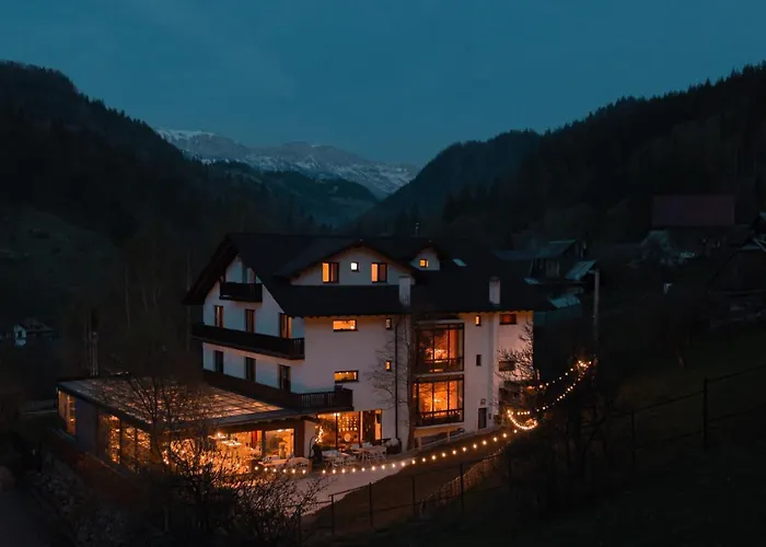 Pension Conacul Vanatorului Moeciu De Sus